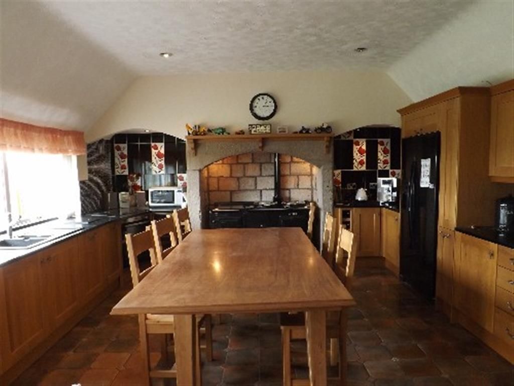 FARMHOUSE KITCHEN