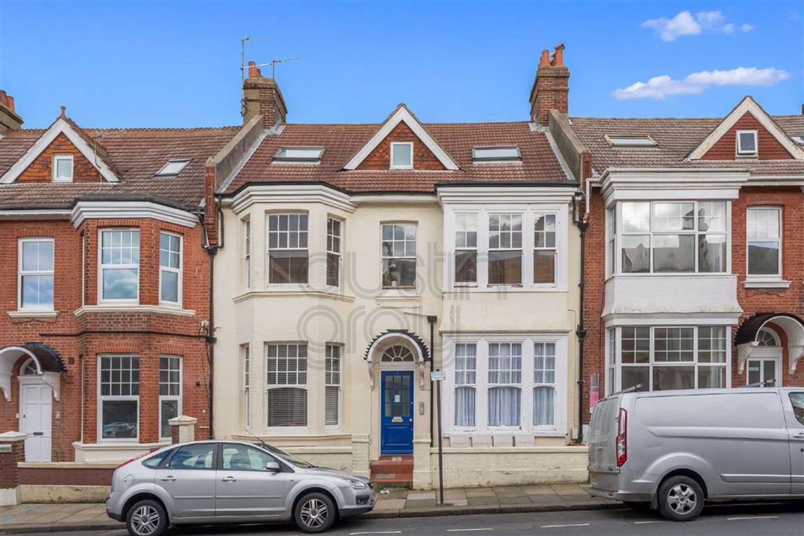 1Bedroom Flat Sold in Addison Road, Hove Austin Gray