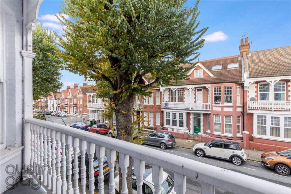 5Bedroom House Sold in Melville Road, Hove Austin Gray