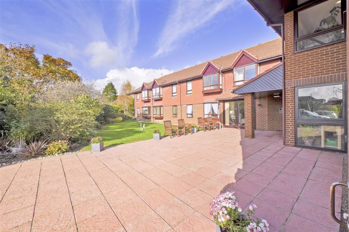 Property Details for Mill Road Hailsham East Sussex BN27 2PT Crane