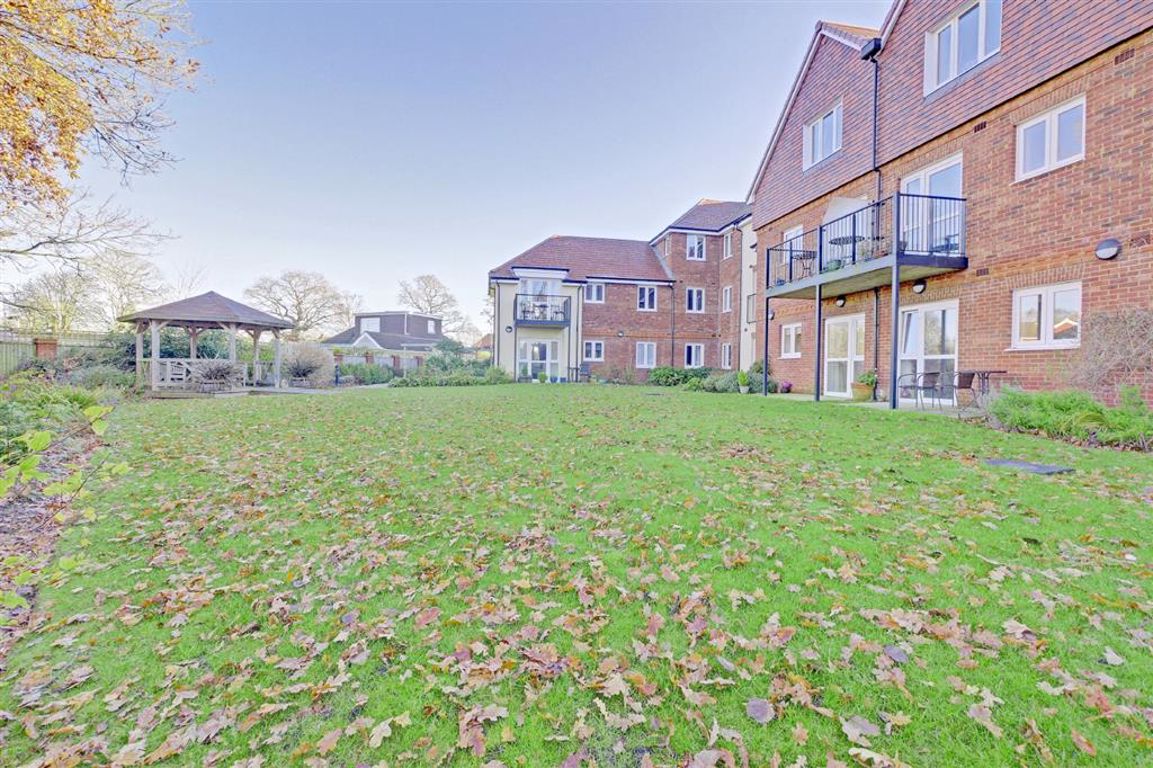 Property Details for London Road Hailsham East Sussex BN27 3FU Crane