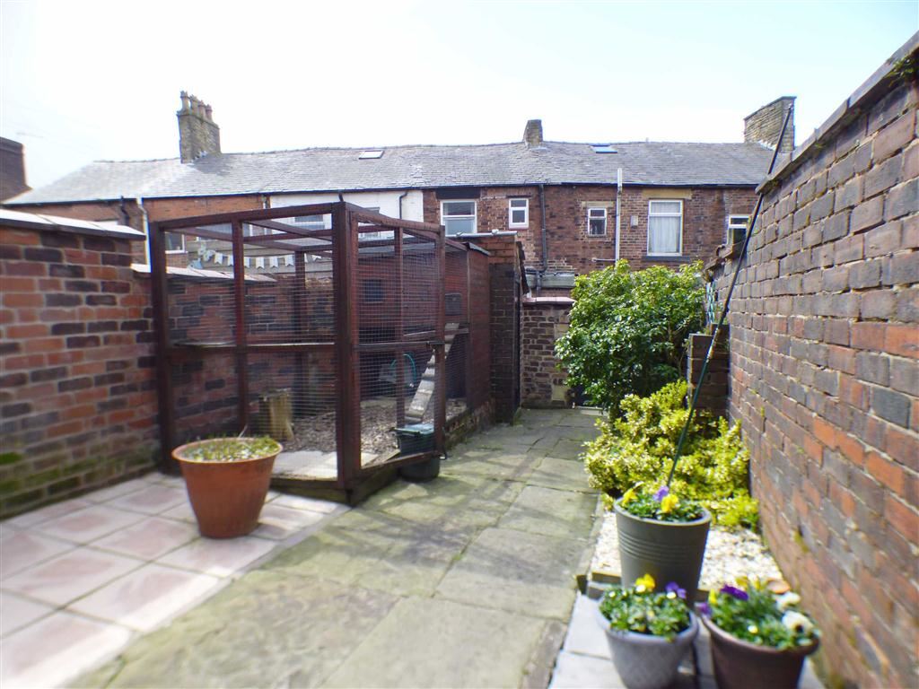Property details 2 BedroomTerrace Watersheddings Street