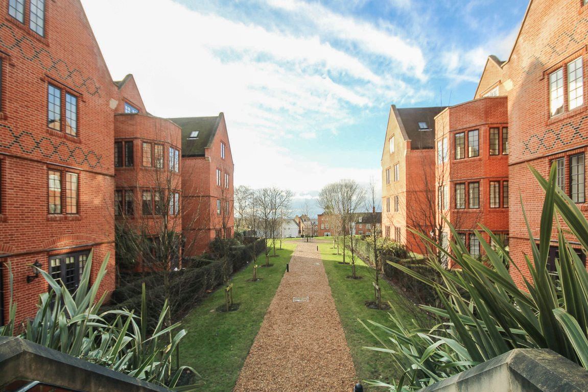 The Galleries, Brentwood Keith Ashton