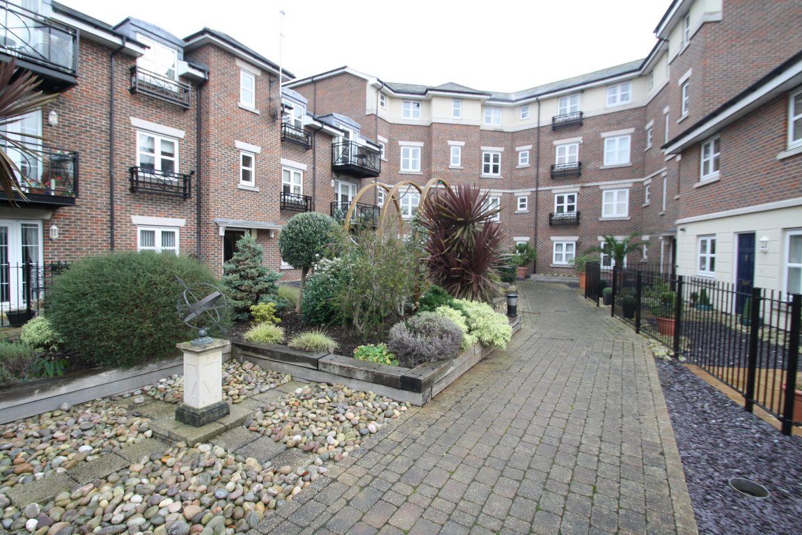 Appointmoor The Broadway, Thorpe Bay