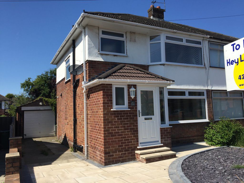 3 bed property in Arnside Avenue, Rainhill
