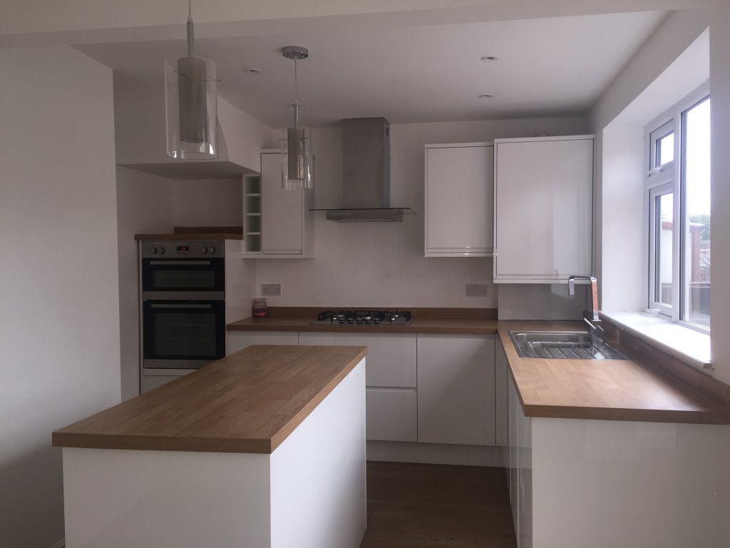3 bed property in Arnside Avenue, Rainhill