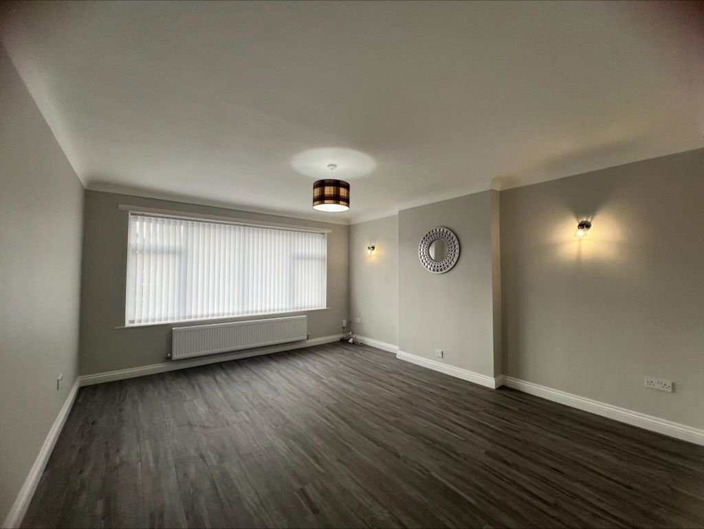 2 bed property in Scotchbarn Lane, Merseyside