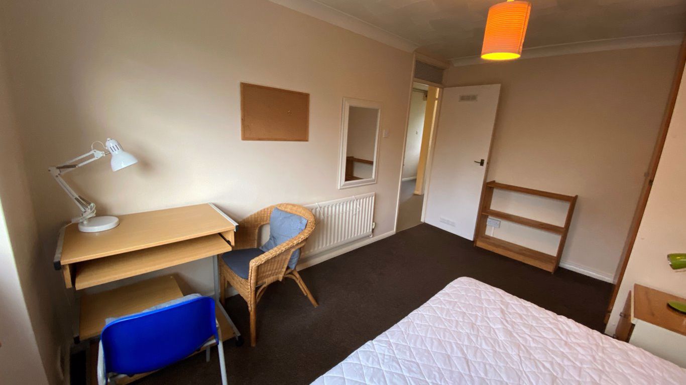 Dymchurch House, Canterbury Ref 1112 Caxtons