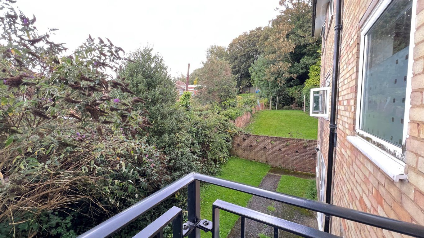 5 Dymchurch House (1) 3888 Caxtons