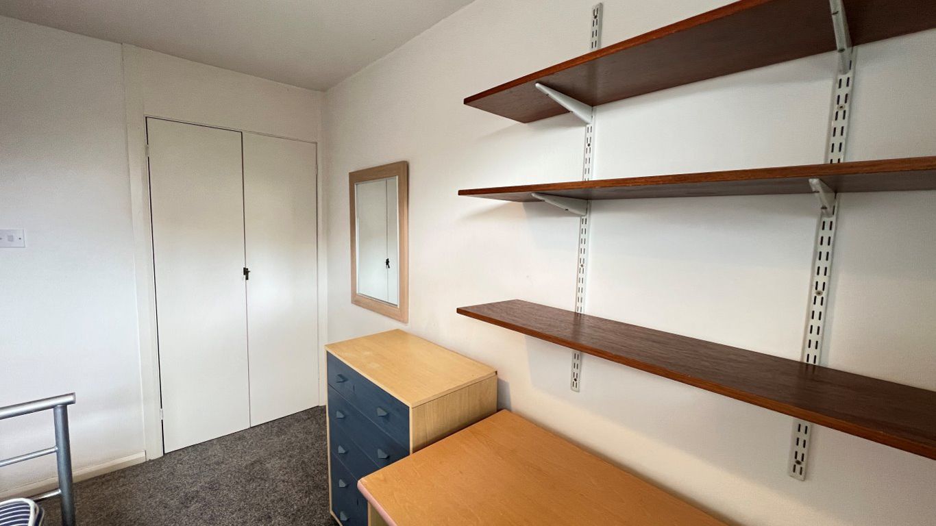 5 Dymchurch House (1) 3888 Caxtons