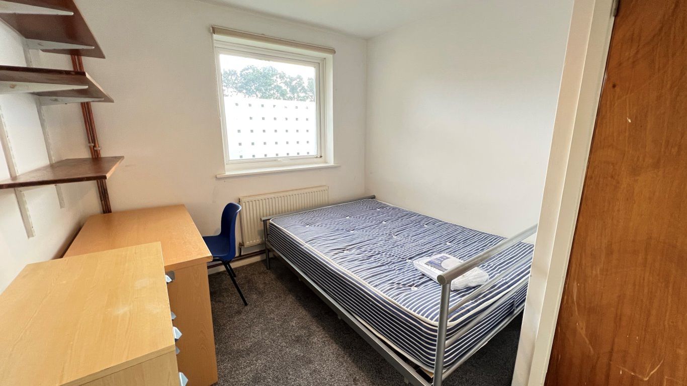 5 Dymchurch House (1) 3888 Caxtons