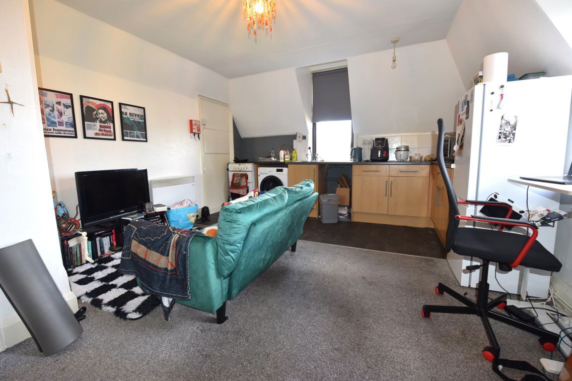 Meanwood Towers, Flat 8