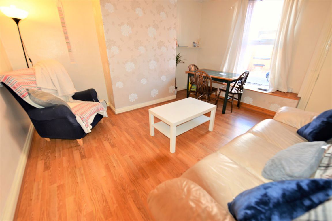 49 Harold View (House Share)