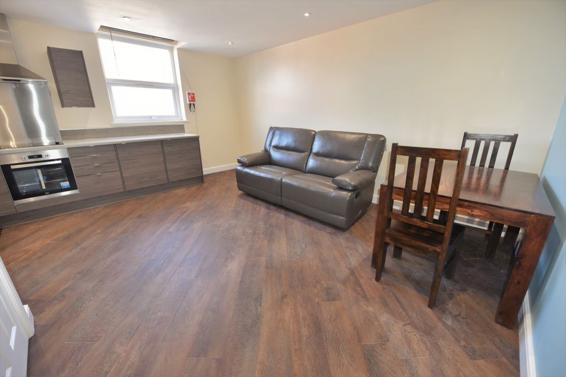 16 Woodsley Road, Flat 1 (HS)