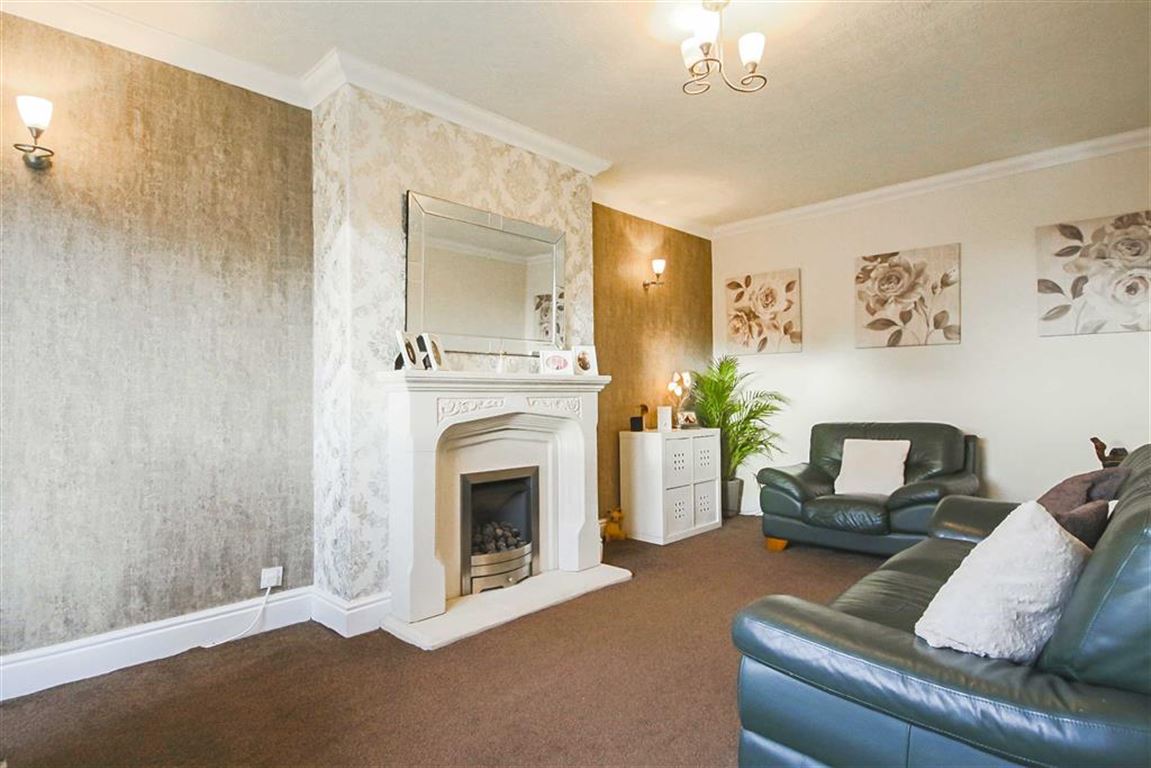 3 Bed Semi-detached House For Sale - Main Image