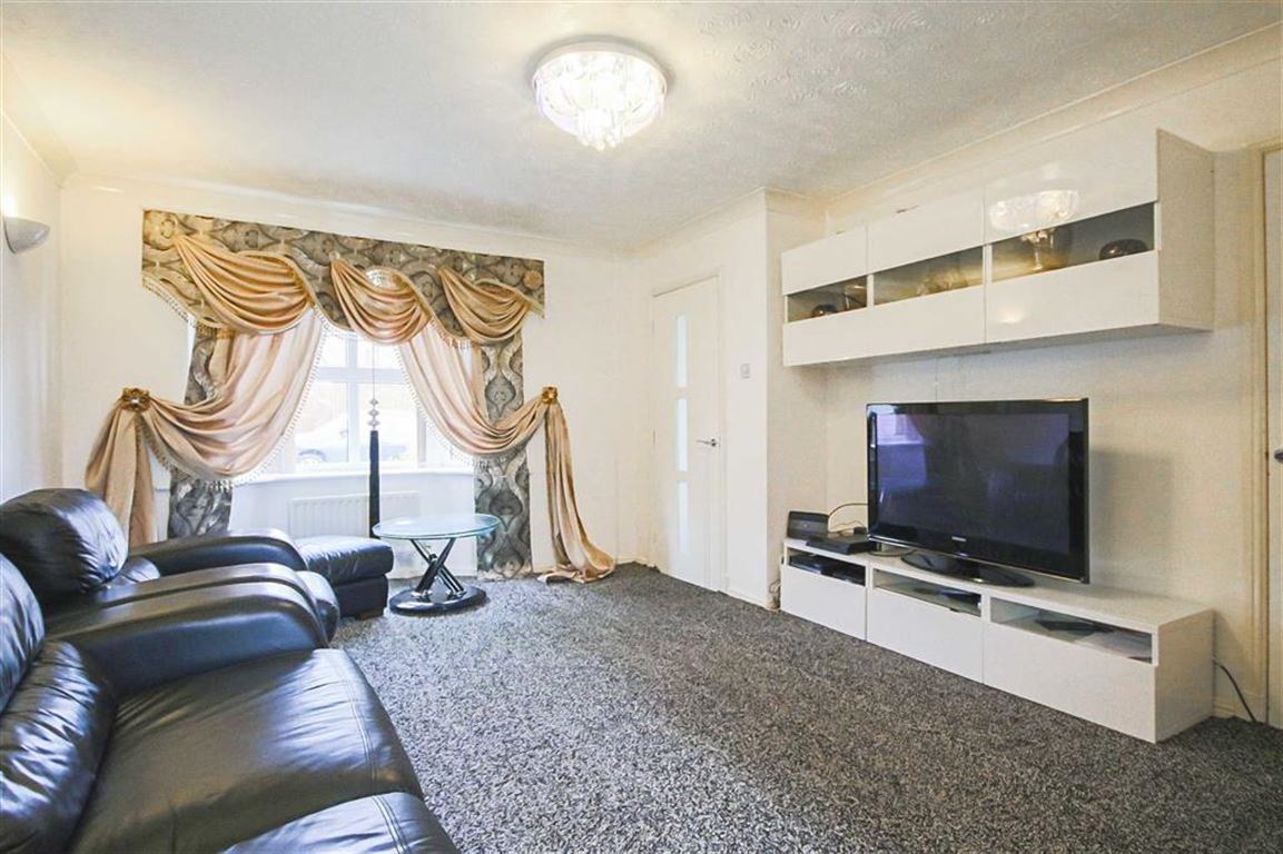 3 Bed Semi-detached House For Sale - Main Image