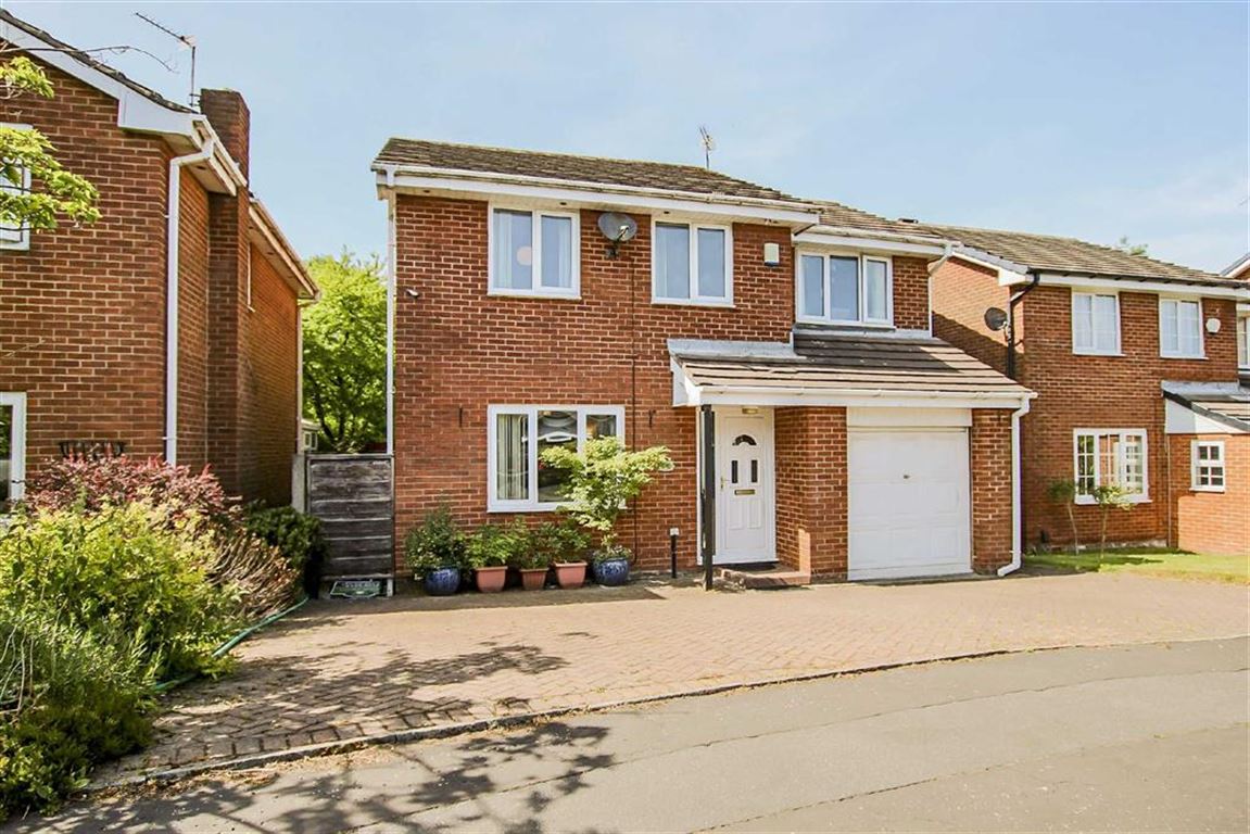 4 Bed Detached House For Sale - Main Image