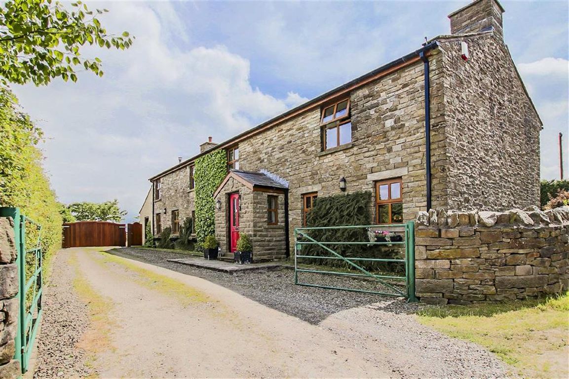 4 Bed Detached House For Sale - Main Image
