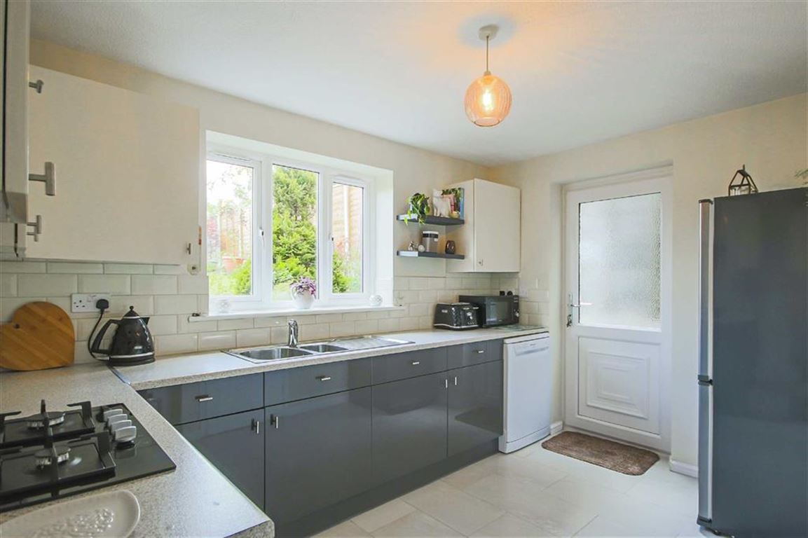 4 Bed Detached House For Sale - Main Image
