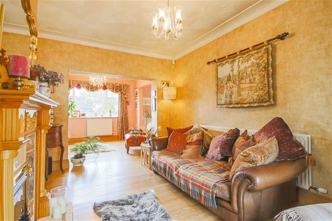 4 Bed Detached House For Sale - Main Image
