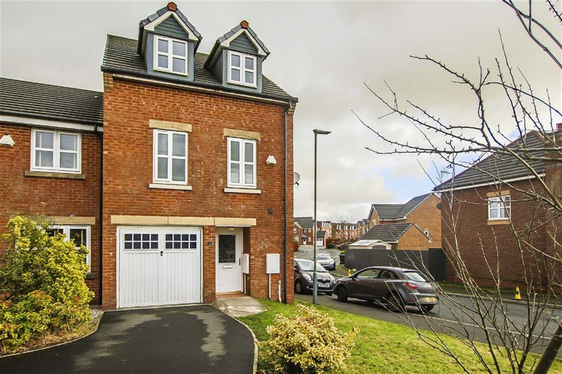 4 Bed Townhouse House For Sale - Main Image