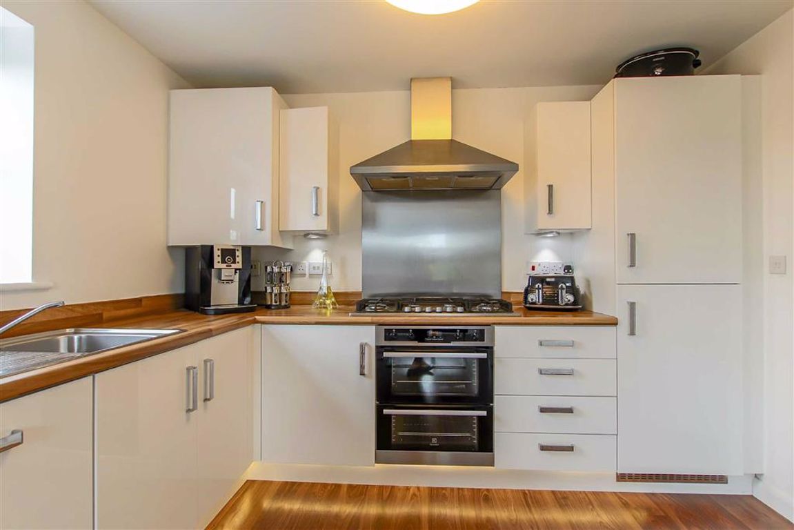 3 Bed End Terrace House For Sale - Main Image