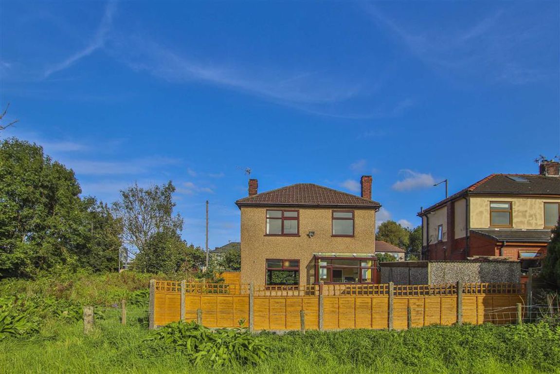 3 Bed Detached House For Sale - Main Image