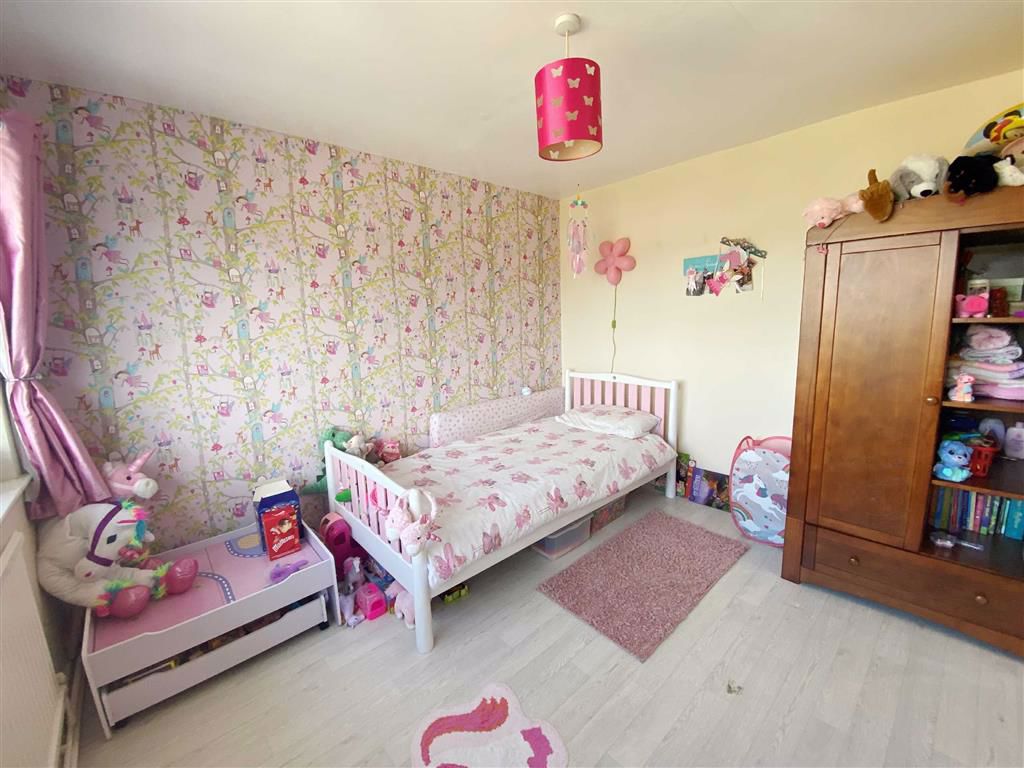 Parc Hendy, Mold, Flintshire Reid and Roberts