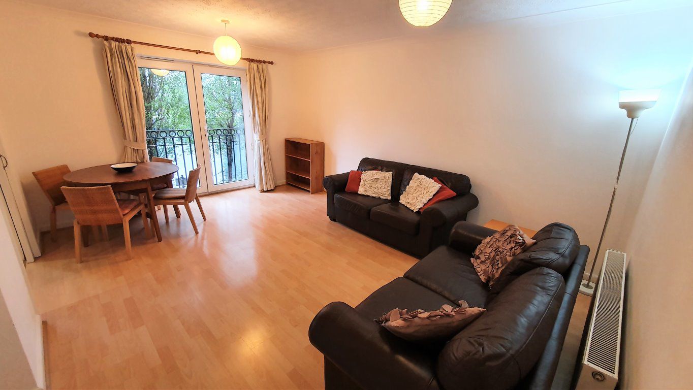 LABRADOR QUAY, SALFORD QUAYS, M50 Price 1200 Bedrooms 2