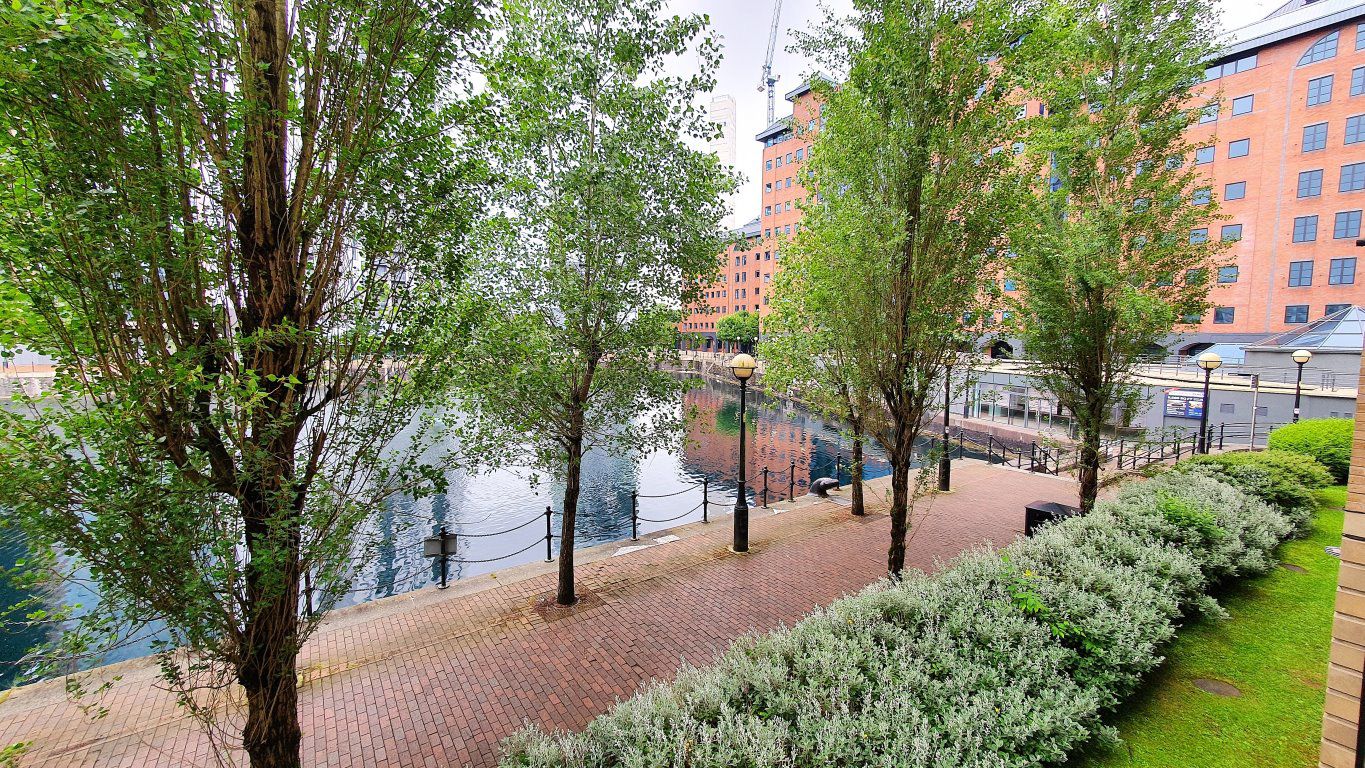 LABRADOR QUAY, SALFORD QUAYS, M50 Price 1200 Bedrooms 2