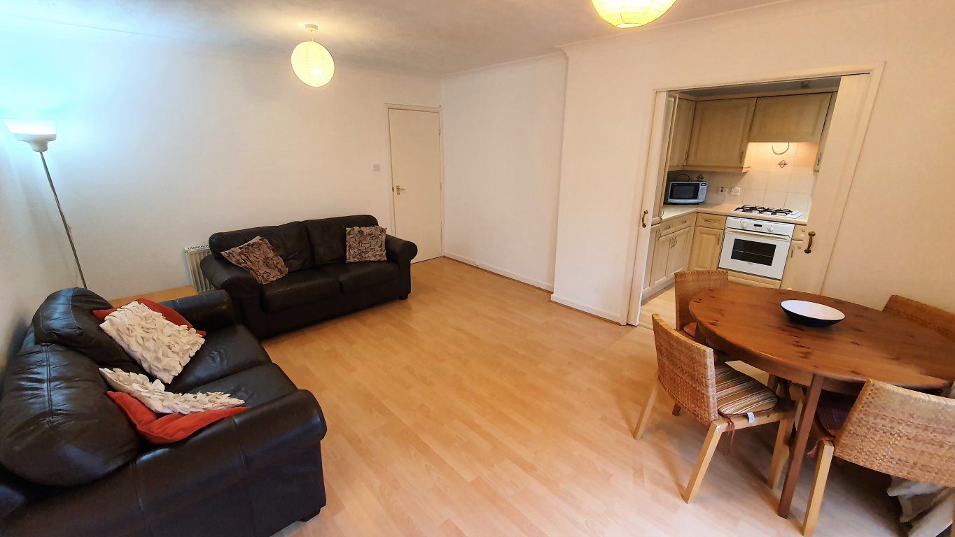 LABRADOR QUAY, SALFORD QUAYS, M50 Price 1200 Bedrooms 2