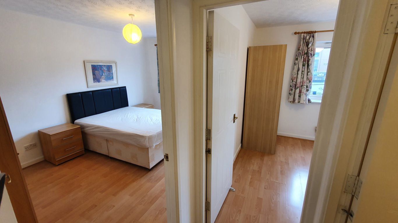 LABRADOR QUAY, SALFORD QUAYS, M50 Price 1200 Bedrooms 2