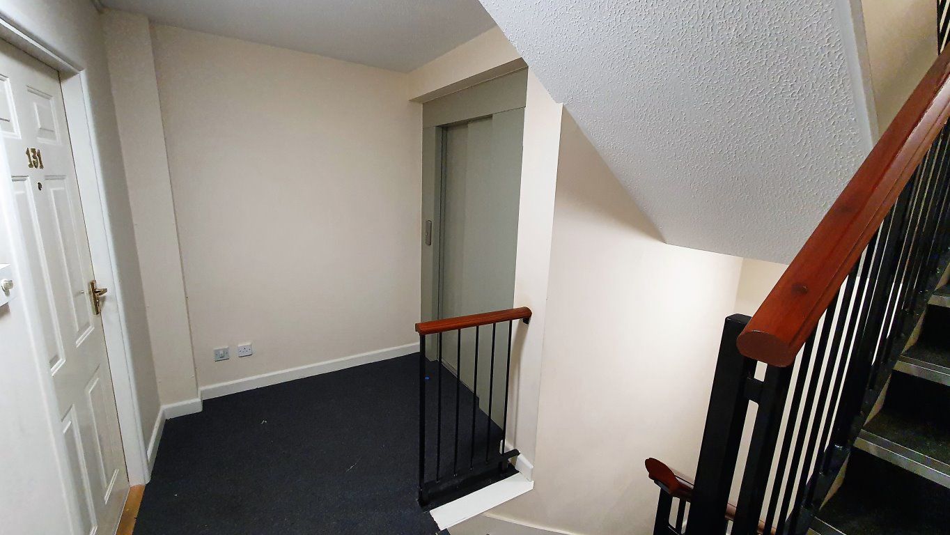 LABRADOR QUAY, SALFORD QUAYS, M50 Price 1200 Bedrooms 2