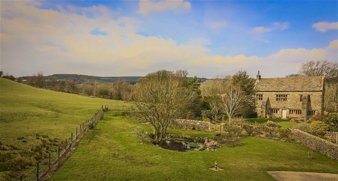 4 Bed Farmhouse For Sale - Main Image