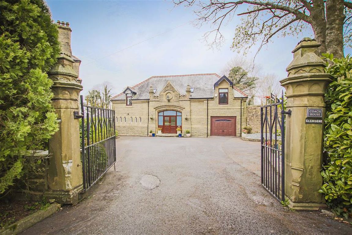5 Bed Detached House For Sale - Main Image