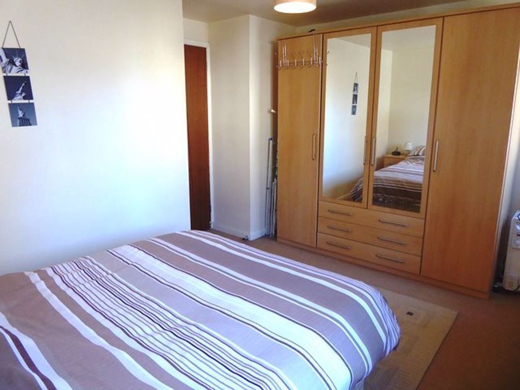 1 Oriana Mews