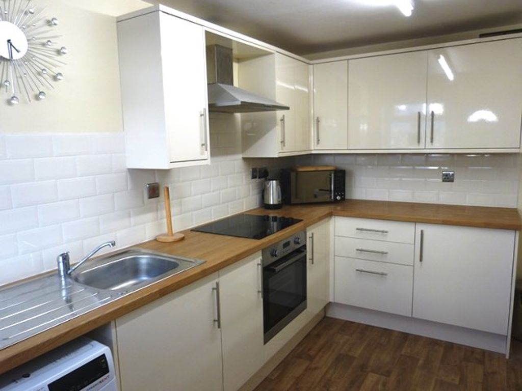 15 Orchard Close