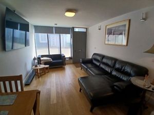 Picture 4