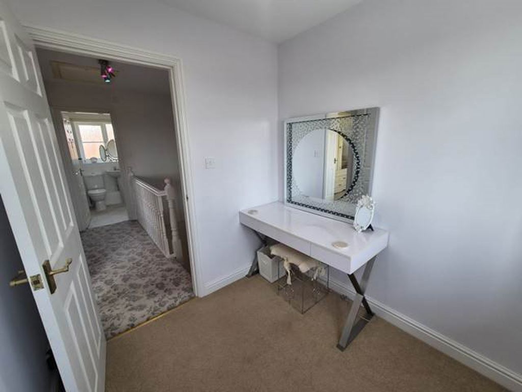 28 Dowie Close, Barrow