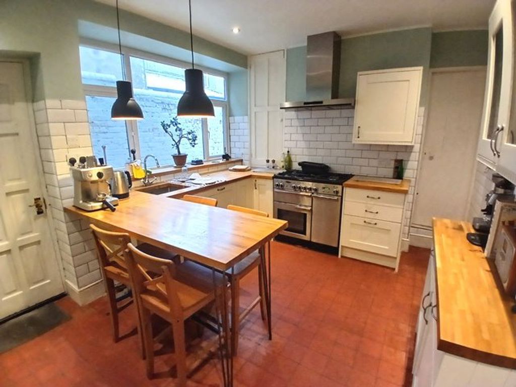 38 Lightburn Road
