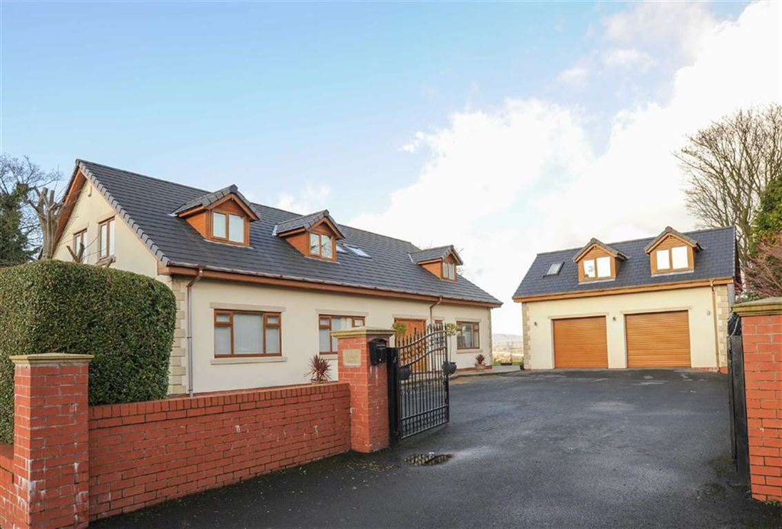 5 Bed Detached House For Sale - Main Image