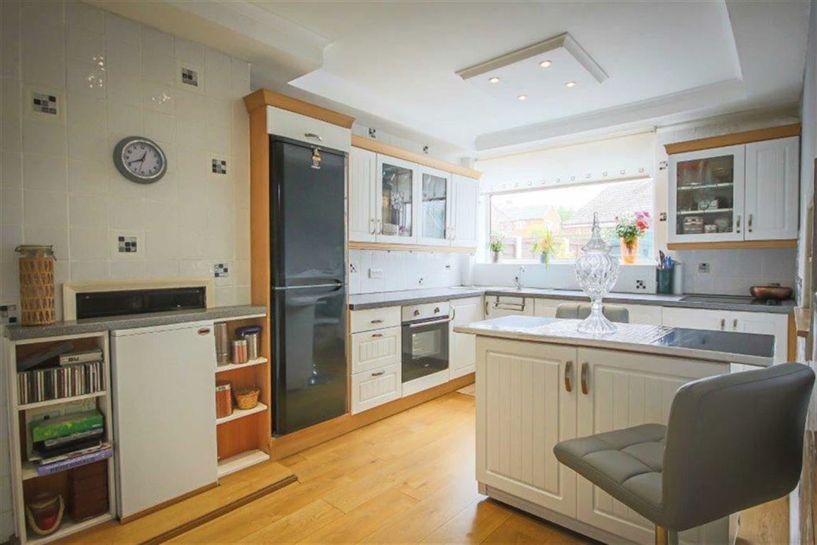 3 Bed Semi-detached House For Sale - Main Image