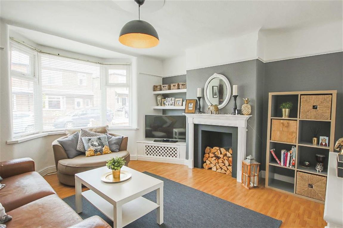 3 Bed Semi-detached House For Sale - Main Image