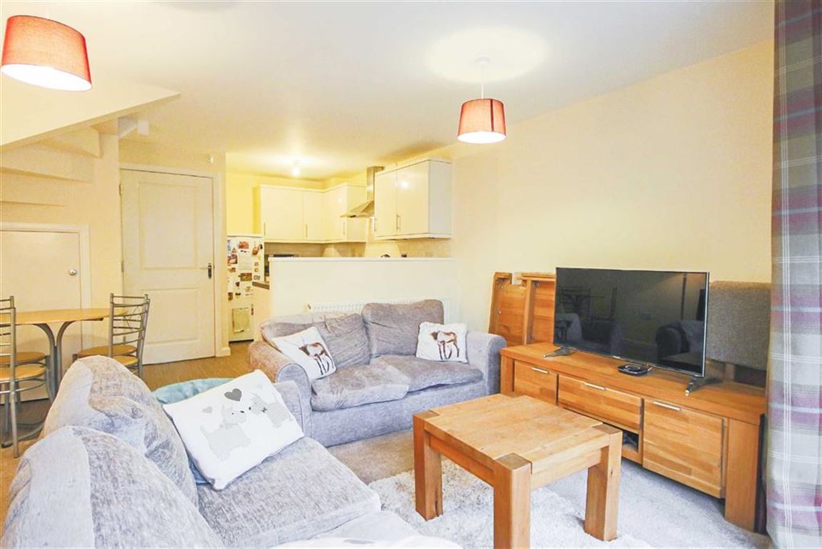 4 Bed Townhouse House For Sale - Main Image