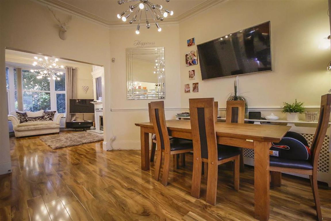 3 Bed Semi-detached House For Sale - Main Image