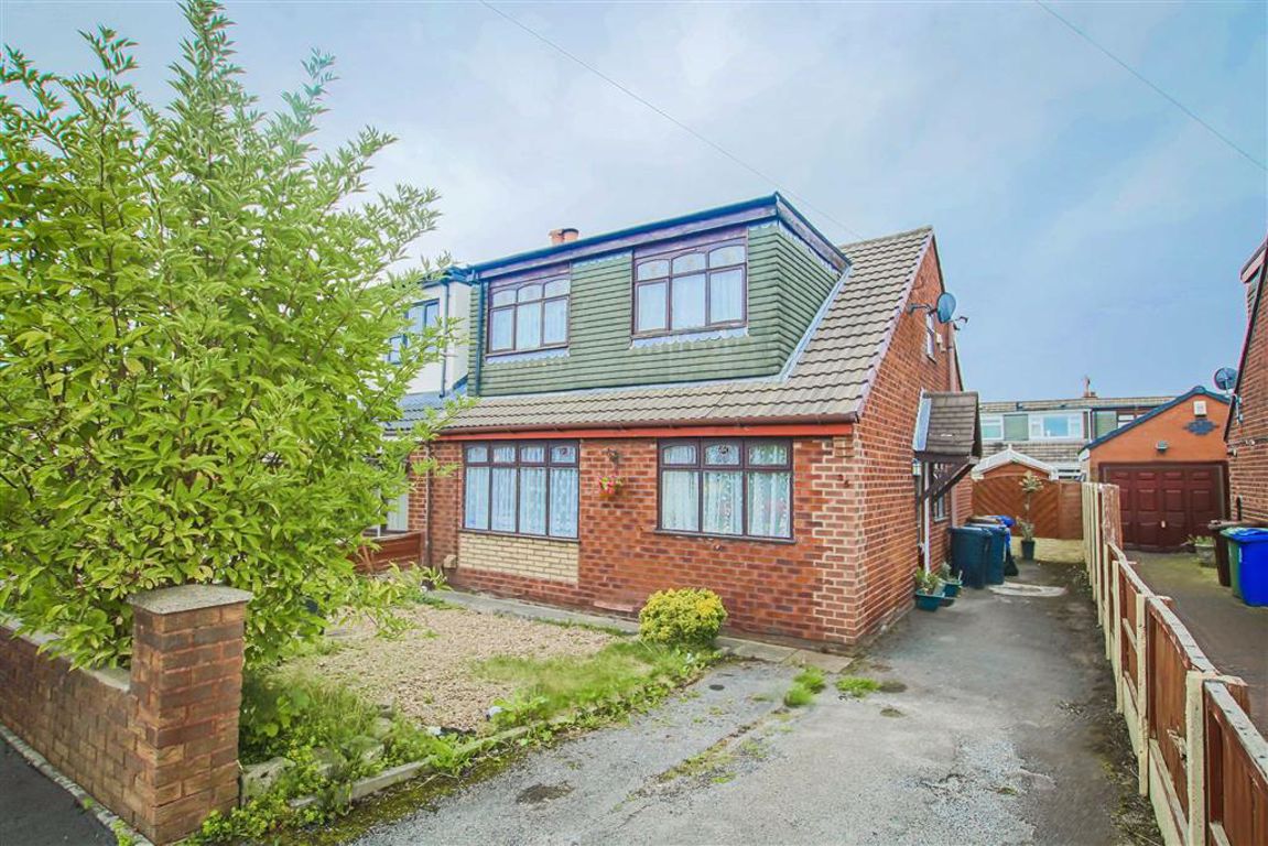 4 Bed Semi-detached House For Sale - Main Image