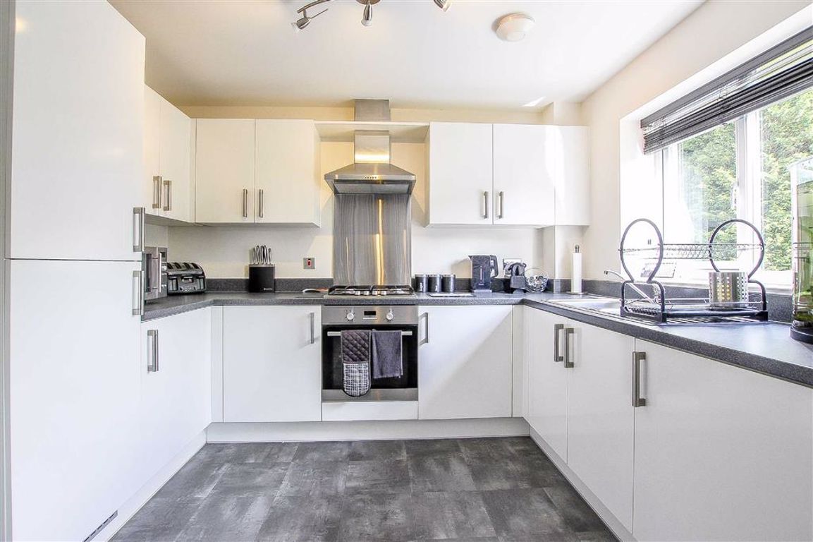 4 Bed Semi-detached House For Sale - Main Image