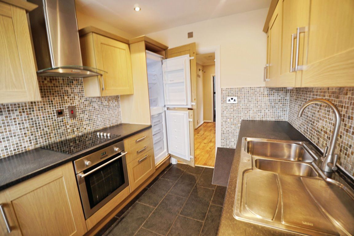 Epsom Road, Seven Kings