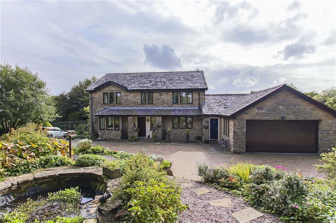 4 Bed Farmhouse For Sale - Main Image