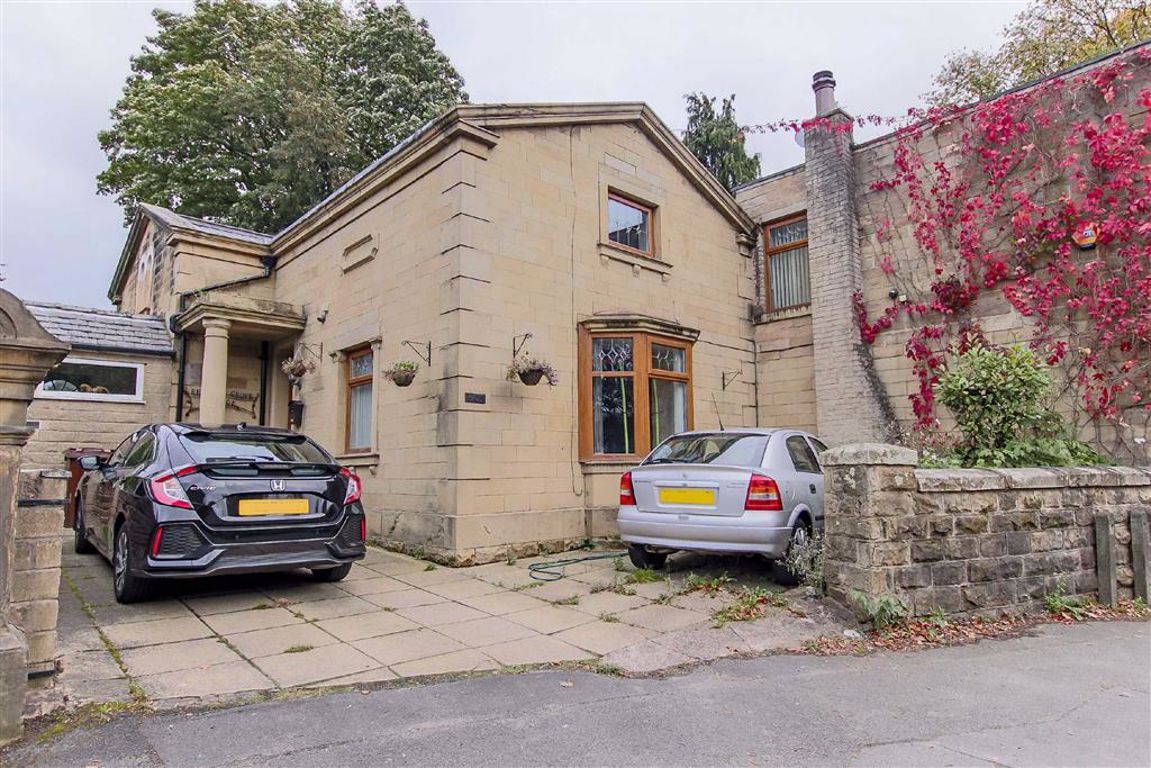 3 Bed Semi-detached House For Sale - Main Image